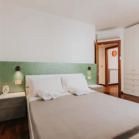 Casa Edoardo - Modern In Porta San Biagio レッチェ